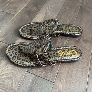 Circus by San Edelman animal print flat sandal - size 8